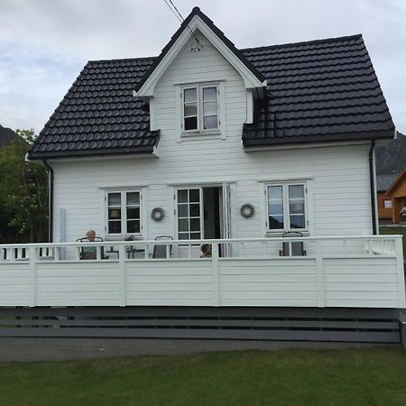 Utsiktsperle Pa Reine I Lofoten Exteriör bild