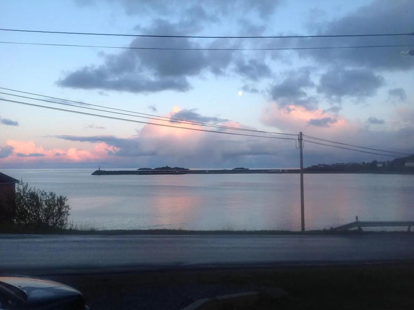 Utsiktsperle Pa Reine I Lofoten Exteriör bild