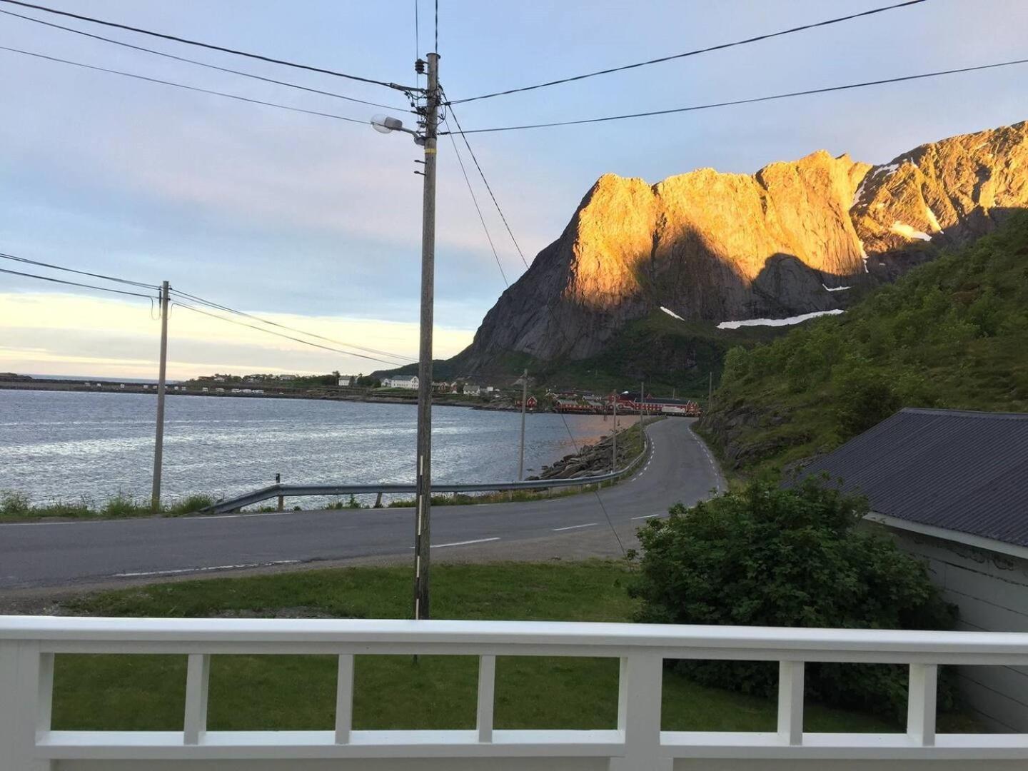 Utsiktsperle Pa Reine I Lofoten Exteriör bild